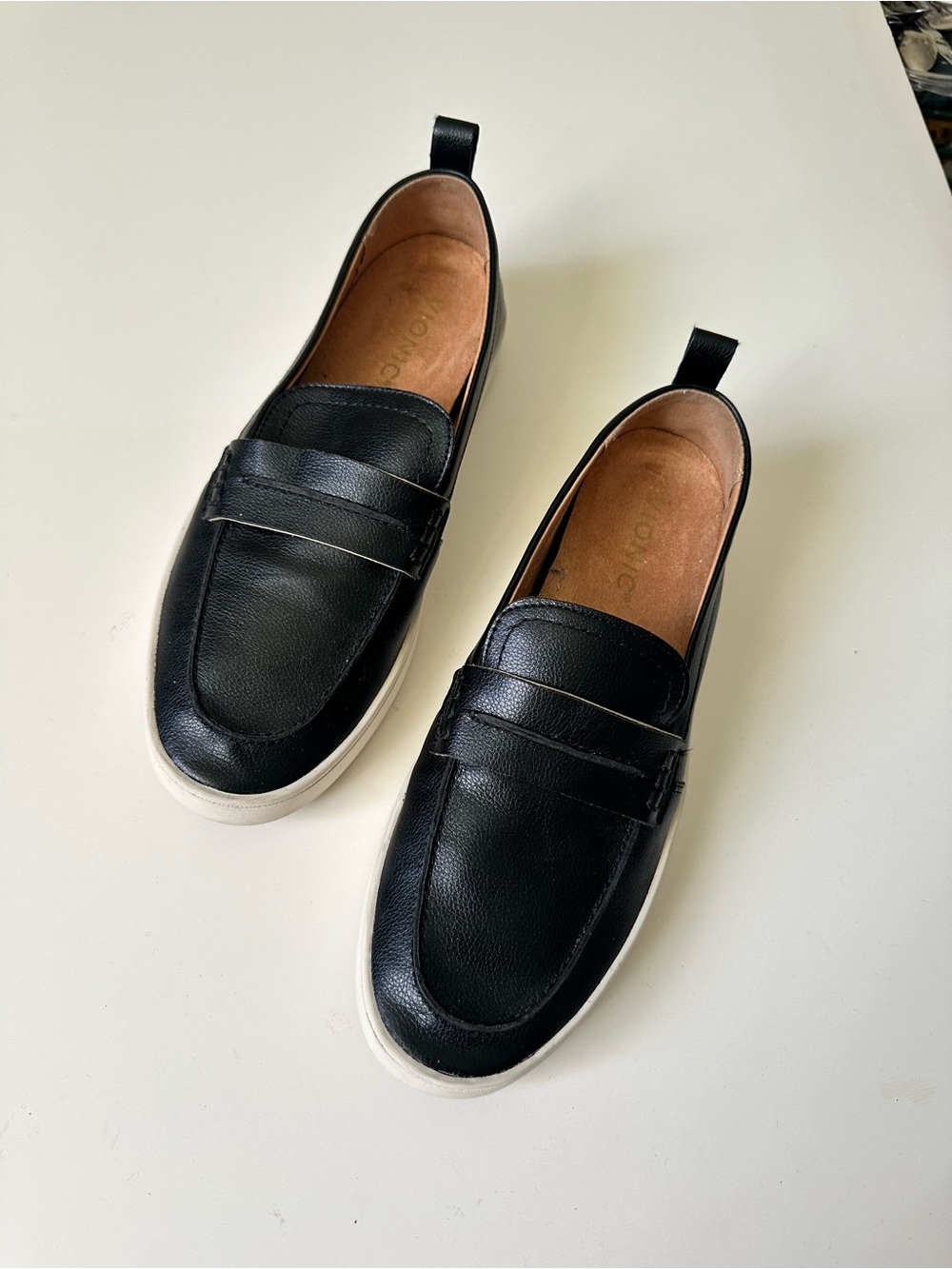 Vionic Ciara Leather Loafer Sneaker~ 7.5